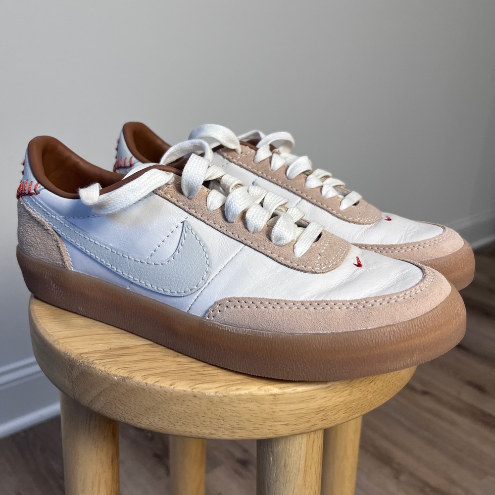 Nike Women's Sneakers in White and Brown